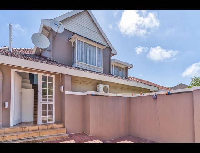3 BEDROOM FLAT RENTED IN MORNINGSIDE